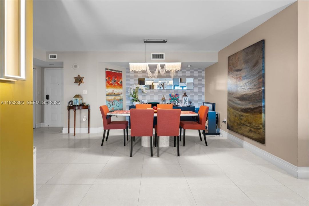 En Venta: $620,000 (2 camas, 2 baños, 1570 Pies cuadrados)