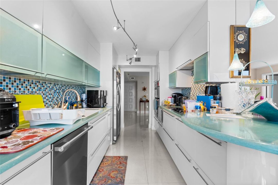 En Venta: $620,000 (2 camas, 2 baños, 1570 Pies cuadrados)