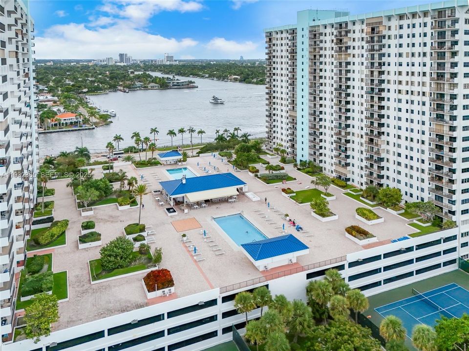 En Venta: $620,000 (2 camas, 2 baños, 1570 Pies cuadrados)