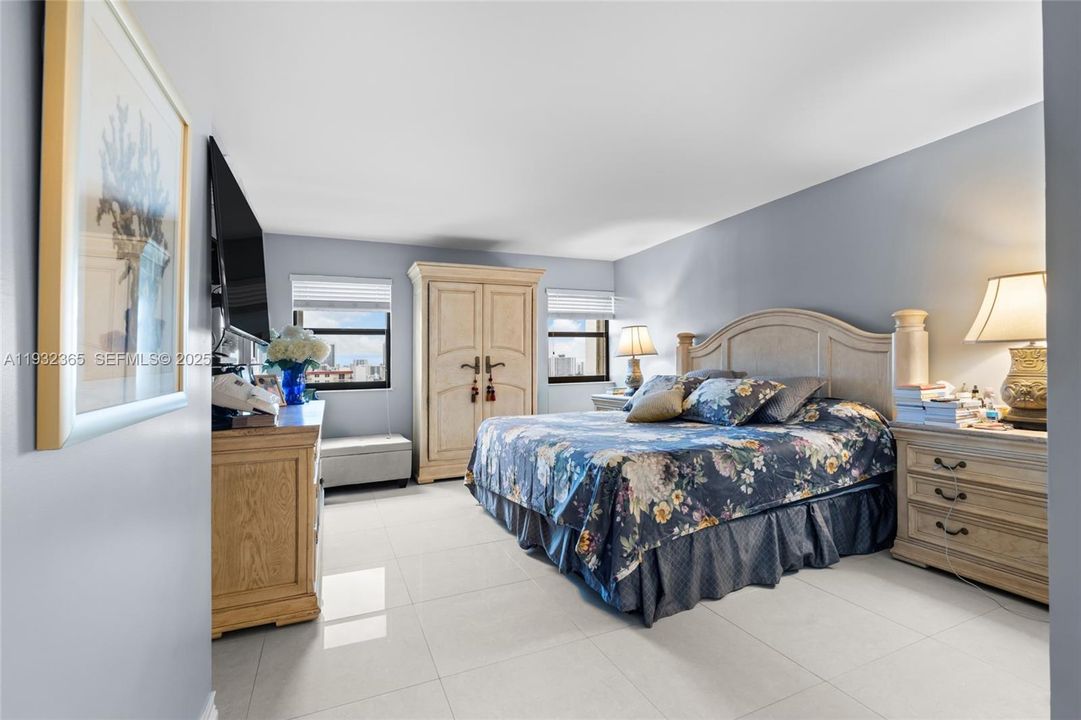 En Venta: $620,000 (2 camas, 2 baños, 1570 Pies cuadrados)