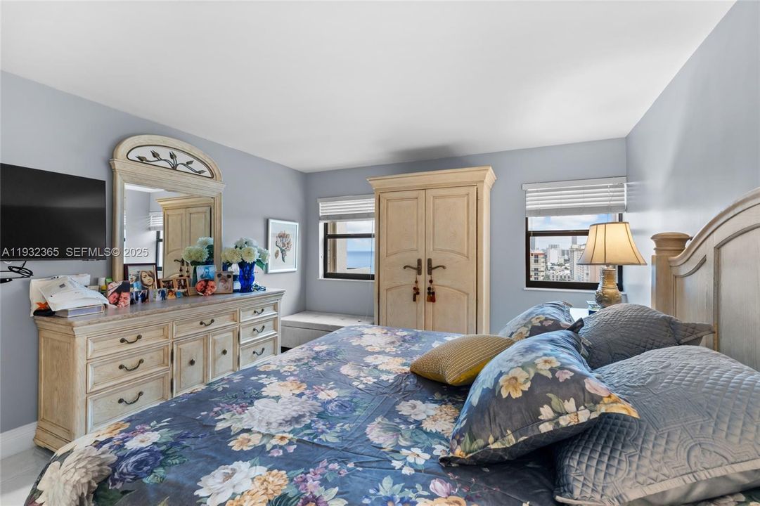 En Venta: $620,000 (2 camas, 2 baños, 1570 Pies cuadrados)