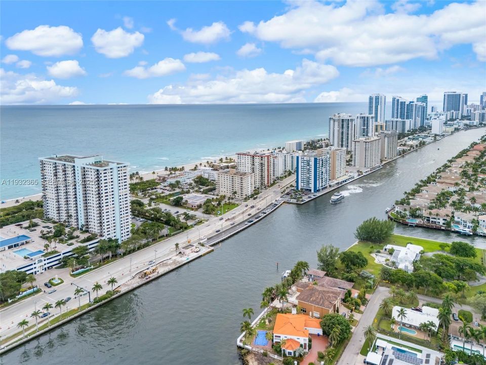 En Venta: $620,000 (2 camas, 2 baños, 1570 Pies cuadrados)