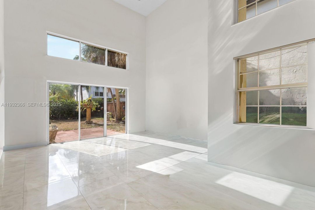 For Sale: $549,000 (3 beds, 2 baths, 1518 Square Feet)