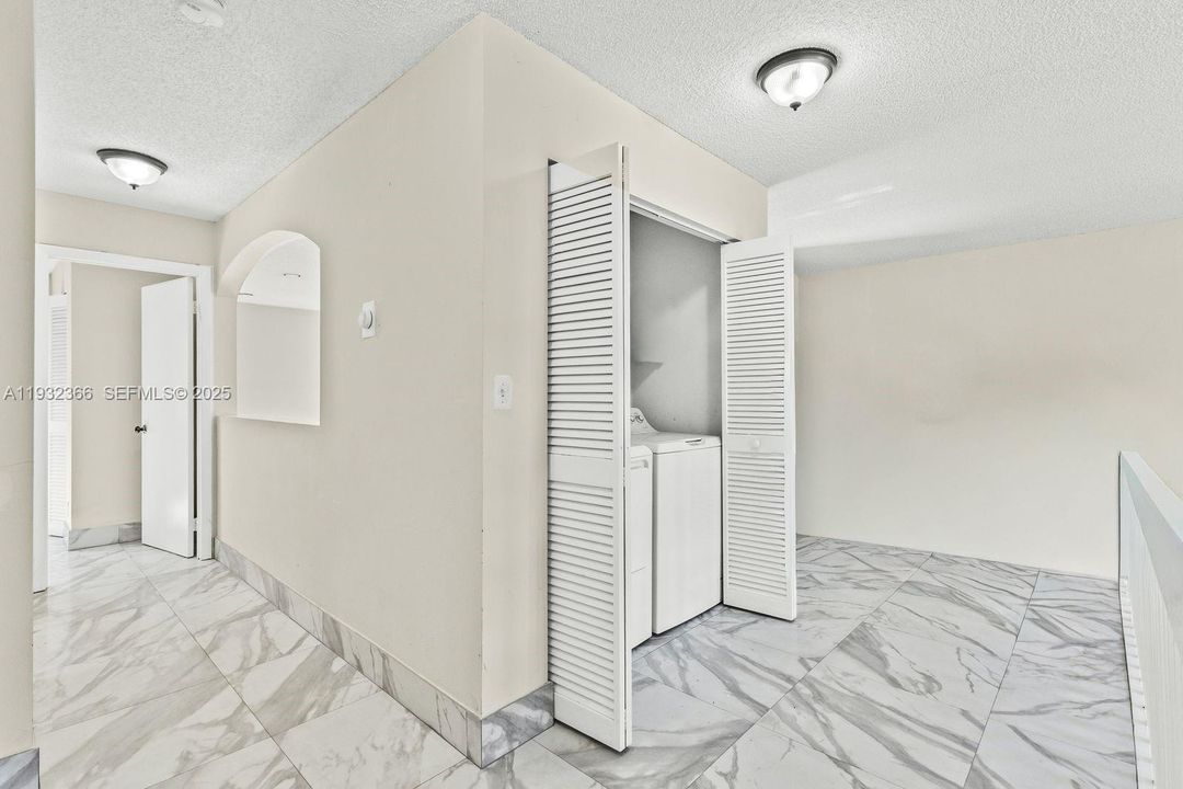 For Sale: $549,000 (3 beds, 2 baths, 1518 Square Feet)