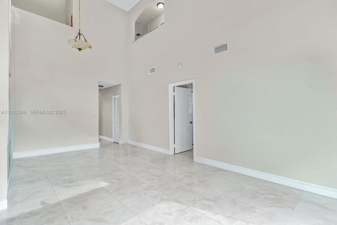 For Sale: $549,000 (3 beds, 2 baths, 1518 Square Feet)