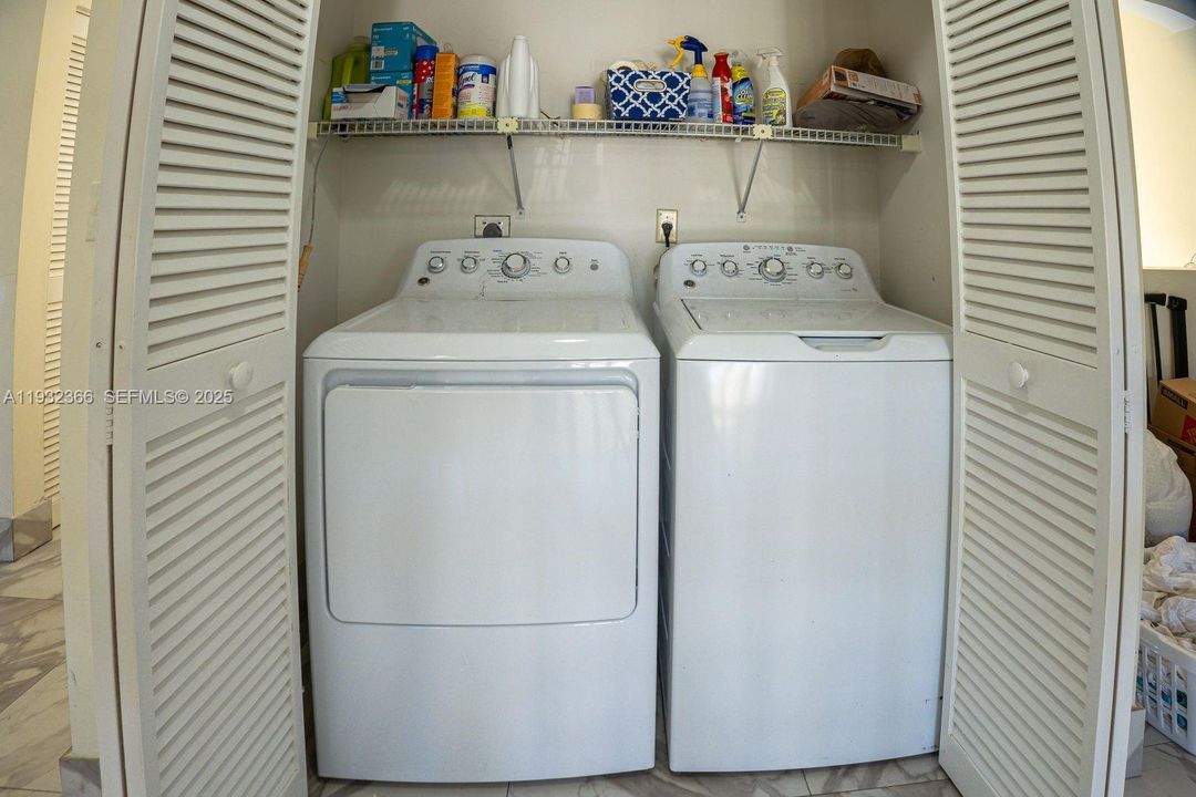 For Sale: $549,000 (3 beds, 2 baths, 1518 Square Feet)