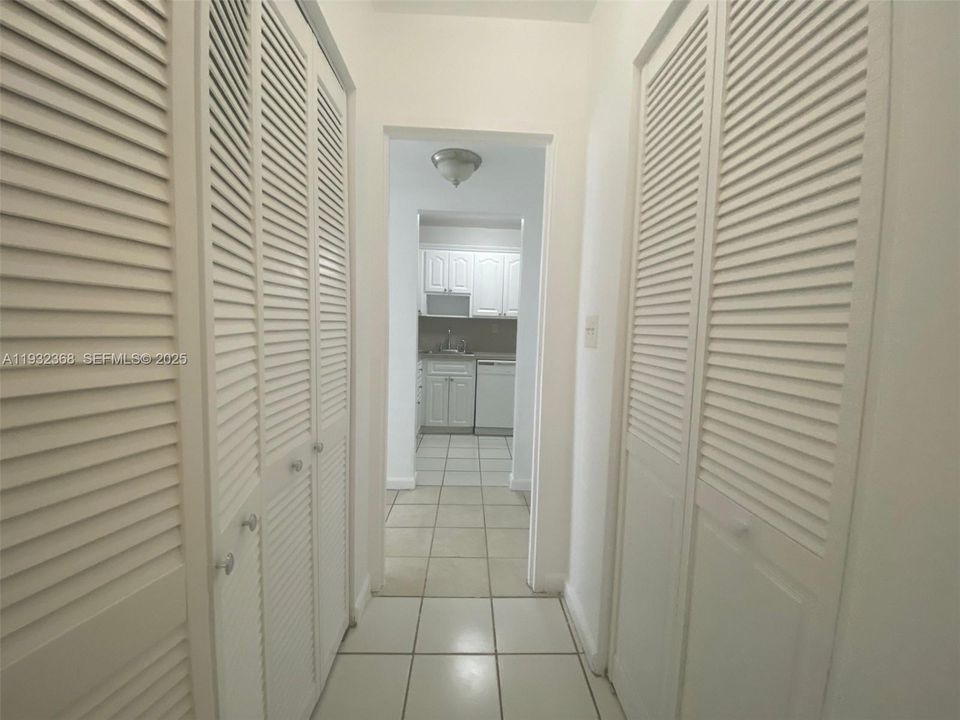 В аренду: $1,900 (0 спален, 1 ванн, 566 Квадратных фут)