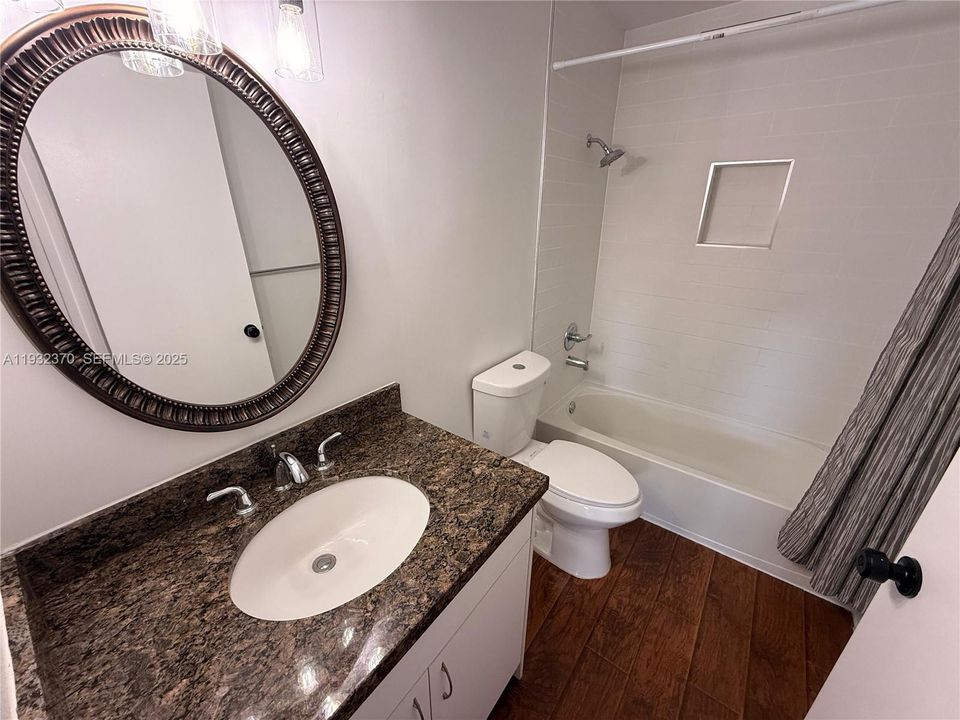 For Rent: $1,650 (1 beds, 1 baths, 595 Square Feet)