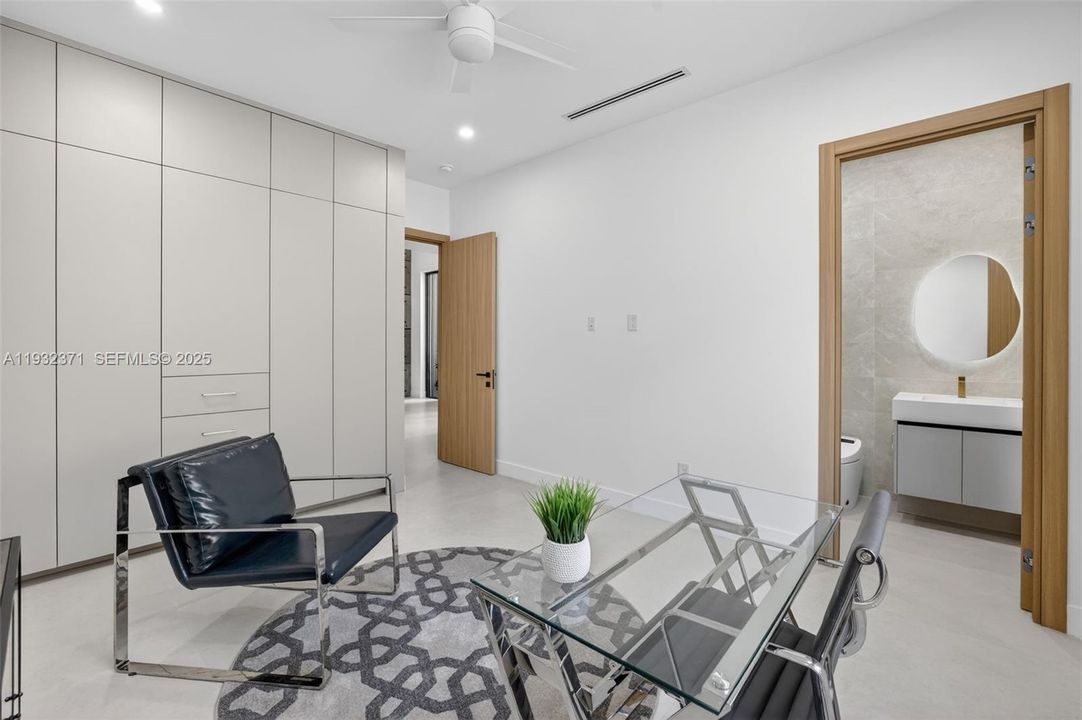 For Sale: $3,150,000 (4 beds, 4 baths, 4002 Square Feet)