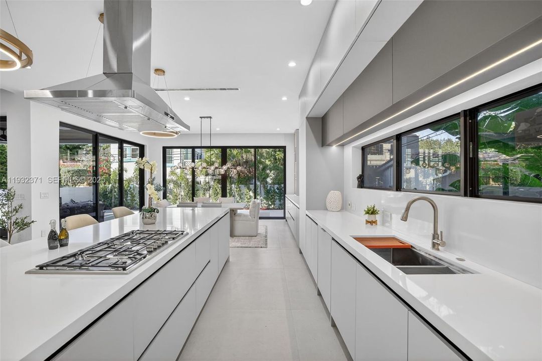 For Sale: $3,150,000 (4 beds, 4 baths, 4002 Square Feet)