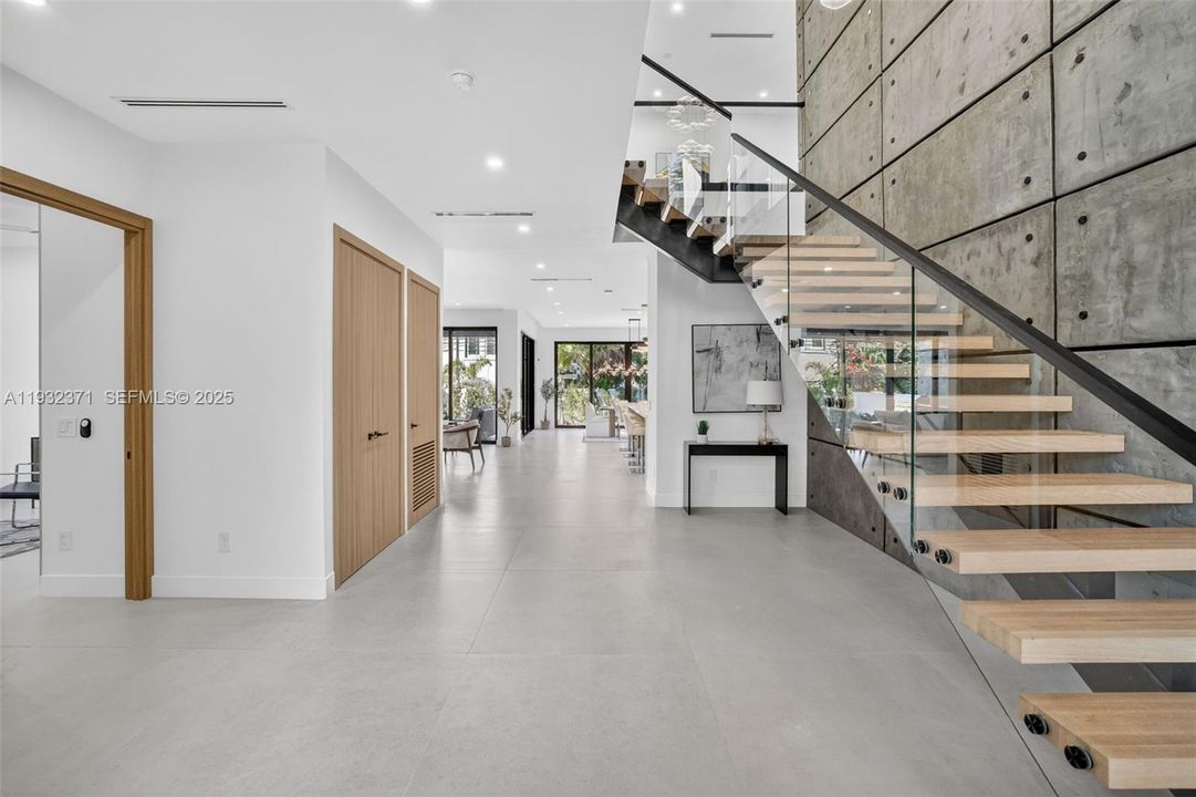 For Sale: $3,150,000 (4 beds, 4 baths, 4002 Square Feet)