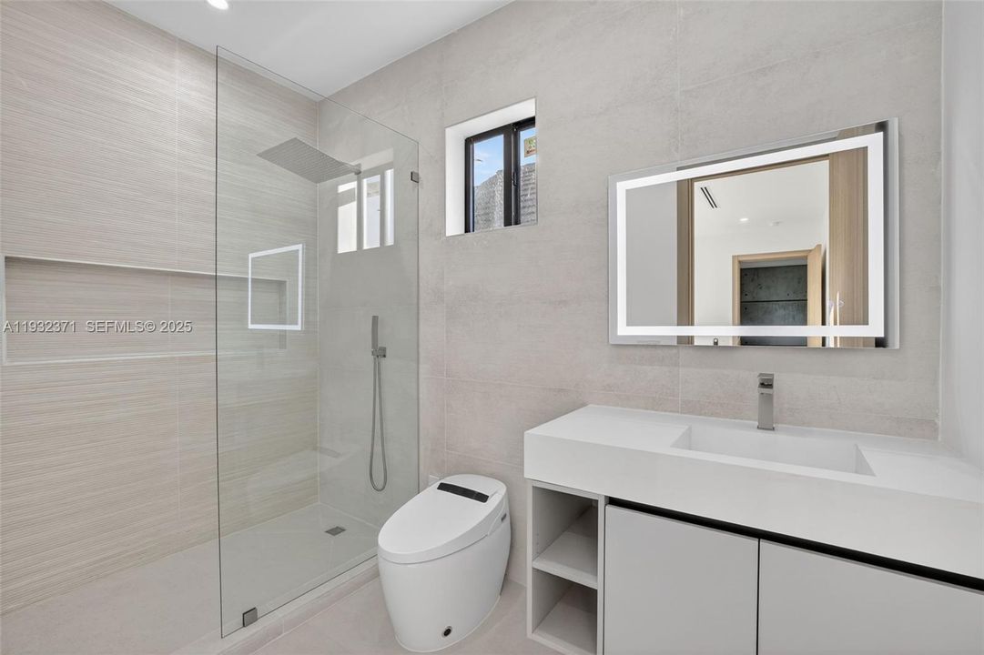 For Sale: $3,150,000 (4 beds, 4 baths, 4002 Square Feet)