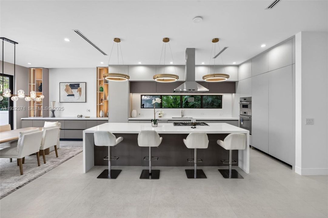 For Sale: $3,150,000 (4 beds, 4 baths, 4002 Square Feet)