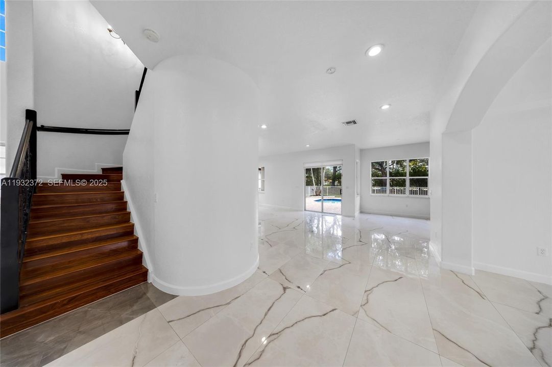 На продажу: $884,900 (4 спален, 4 ванн, 3510 Квадратных фут)