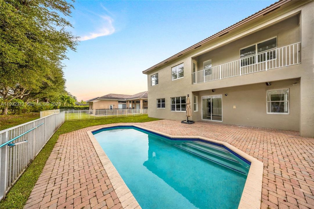 На продажу: $884,900 (4 спален, 4 ванн, 3510 Квадратных фут)