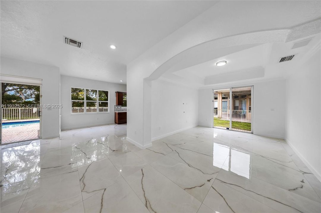 На продажу: $884,900 (4 спален, 4 ванн, 3510 Квадратных фут)