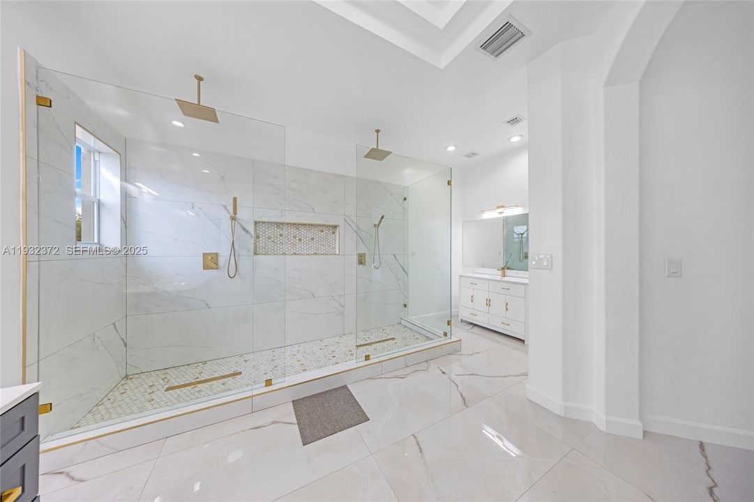 На продажу: $884,900 (4 спален, 4 ванн, 3510 Квадратных фут)