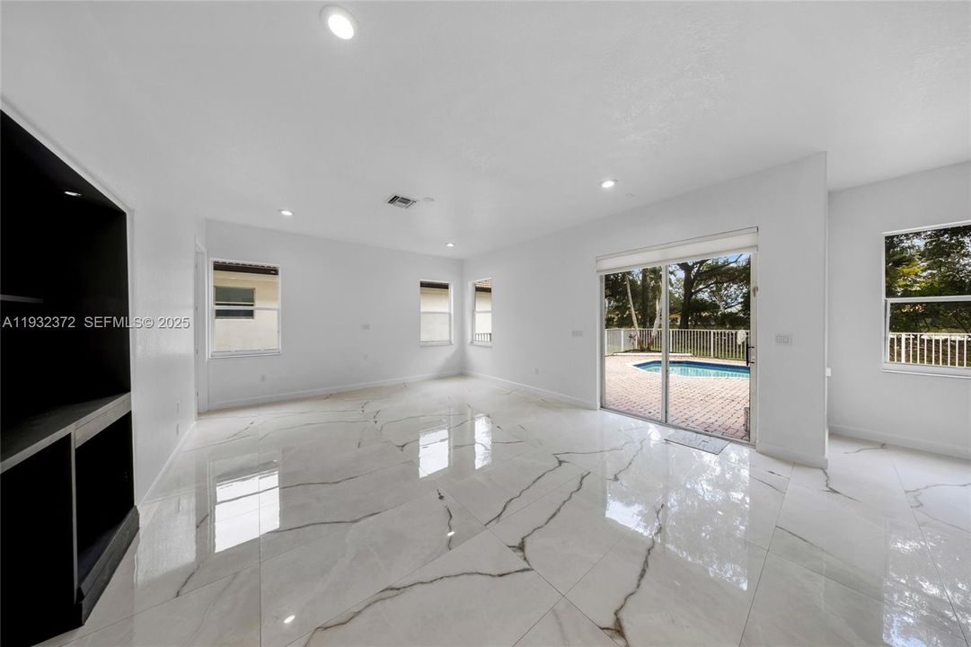 На продажу: $884,900 (4 спален, 4 ванн, 3510 Квадратных фут)