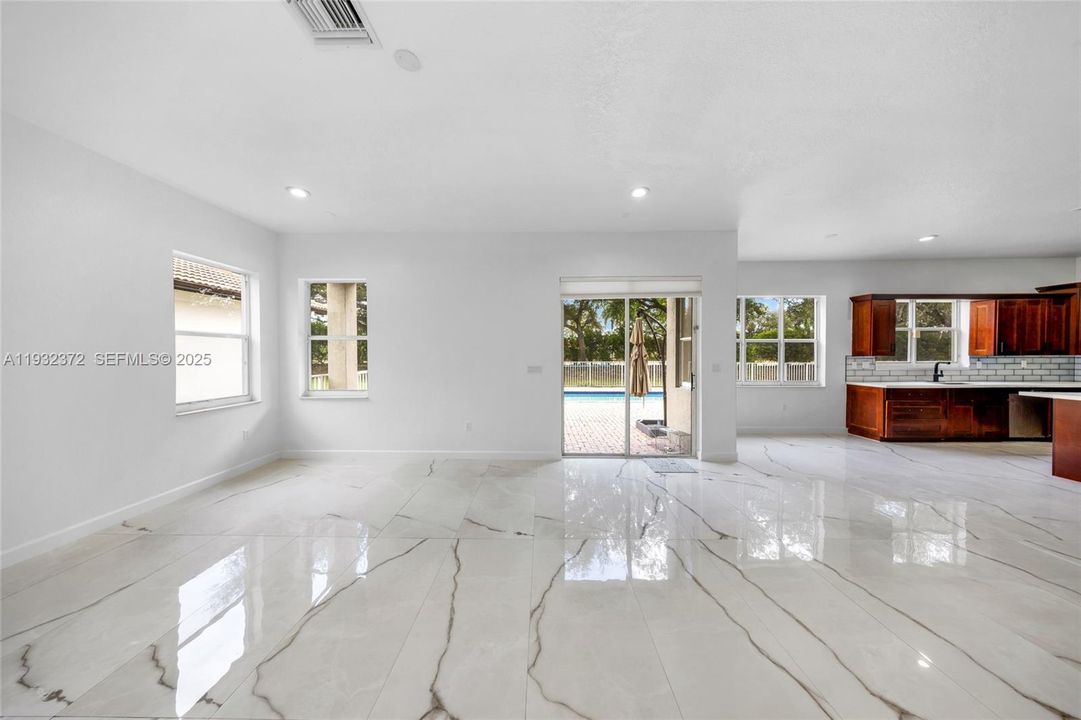 На продажу: $884,900 (4 спален, 4 ванн, 3510 Квадратных фут)