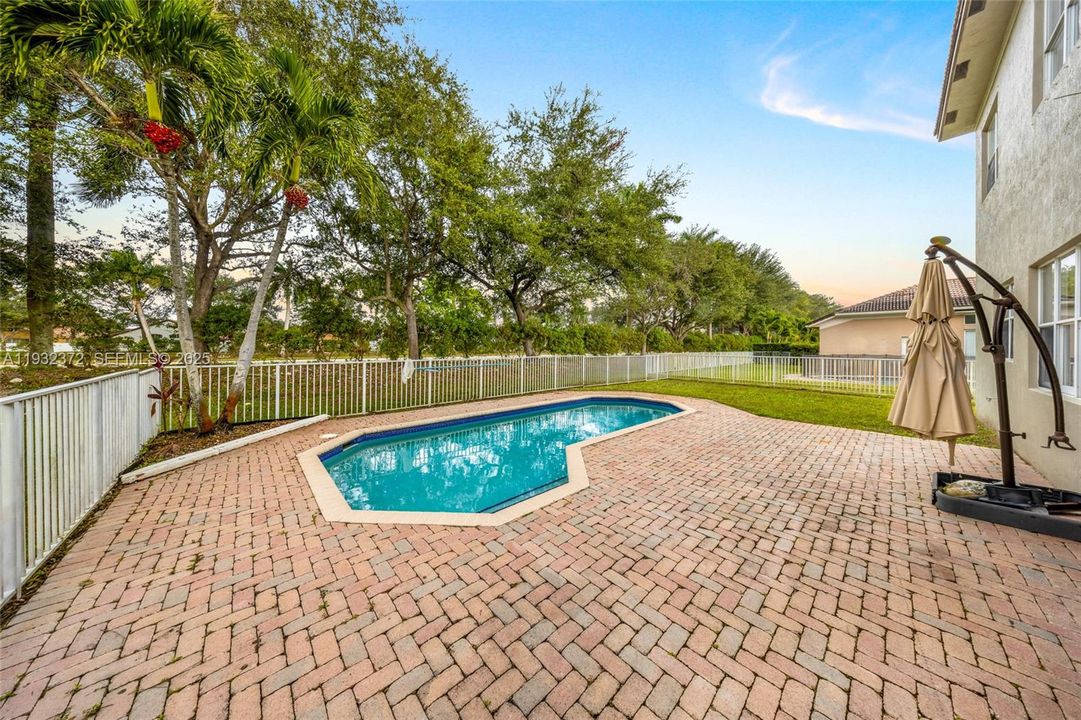 На продажу: $884,900 (4 спален, 4 ванн, 3510 Квадратных фут)