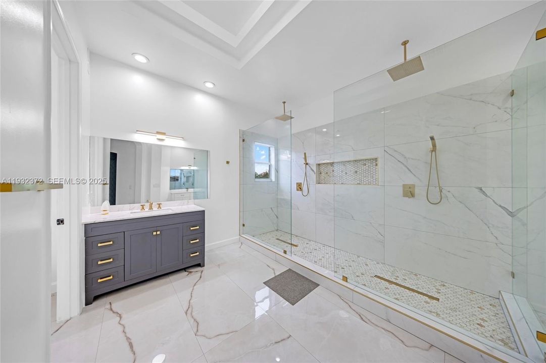 На продажу: $884,900 (4 спален, 4 ванн, 3510 Квадратных фут)