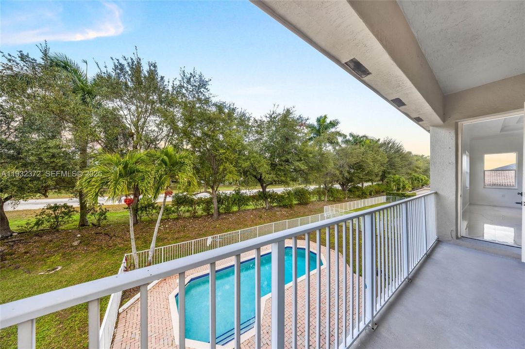 На продажу: $884,900 (4 спален, 4 ванн, 3510 Квадратных фут)