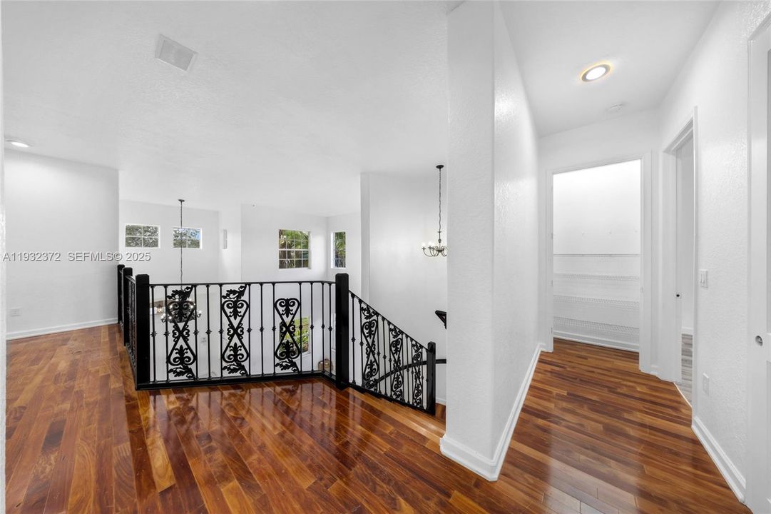 На продажу: $884,900 (4 спален, 4 ванн, 3510 Квадратных фут)