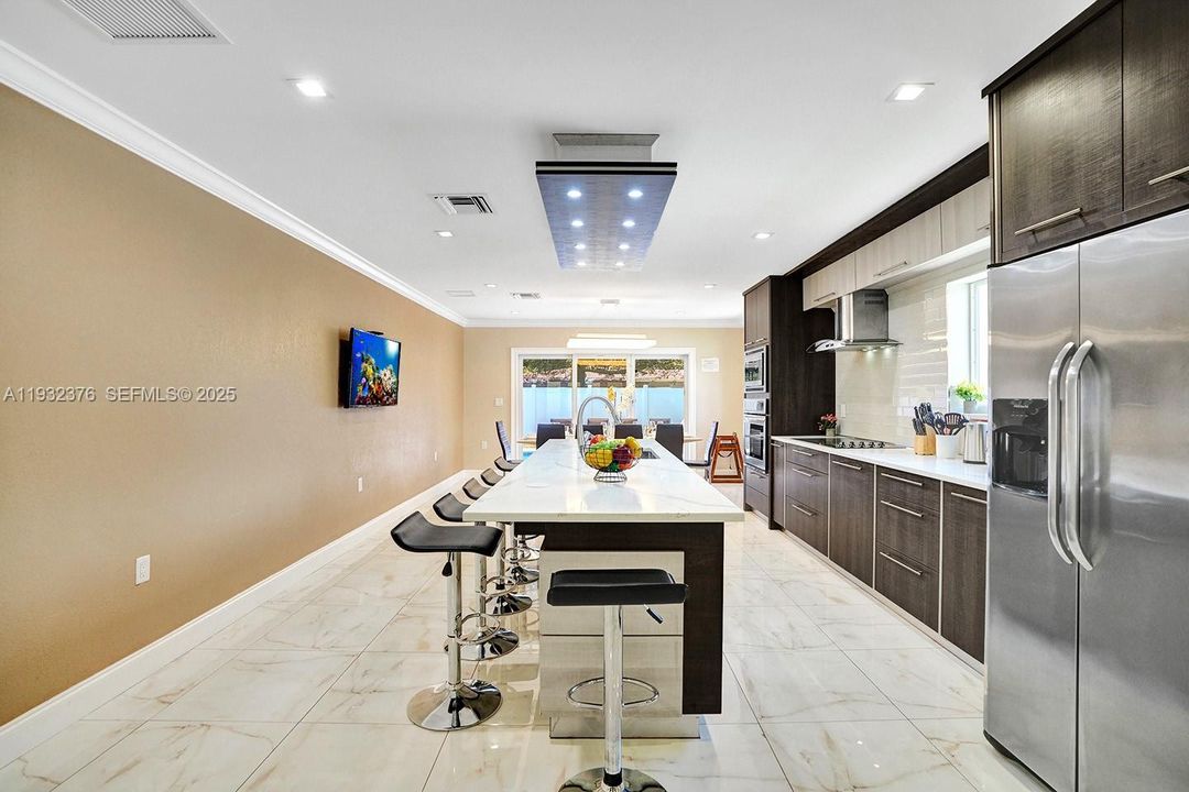 待售: $1,299,000 (4 贝兹, 3 浴室, 2120 平方英尺)