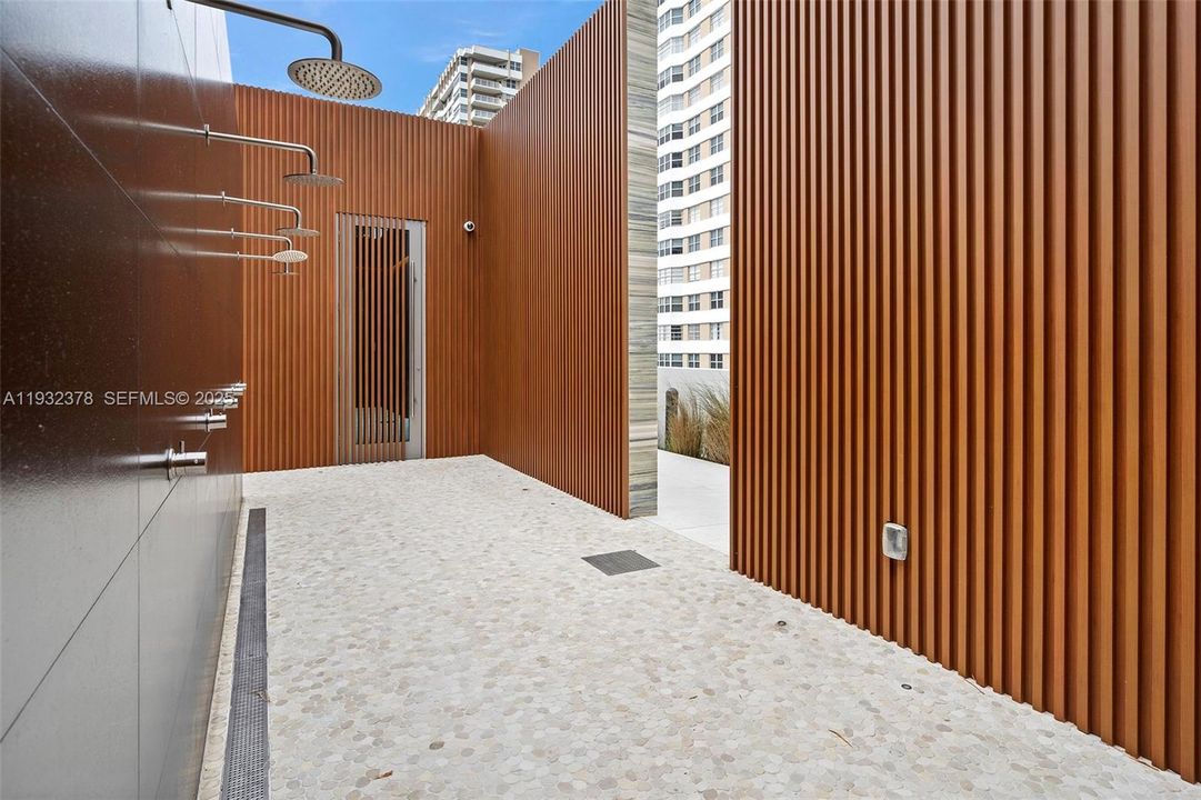 На продажу: $3,500,000 (3 спален, 3 ванн, 2913 Квадратных фут)