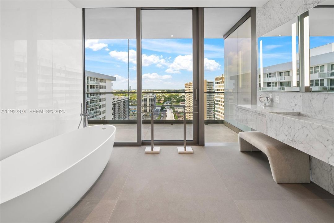 На продажу: $3,500,000 (3 спален, 3 ванн, 2913 Квадратных фут)