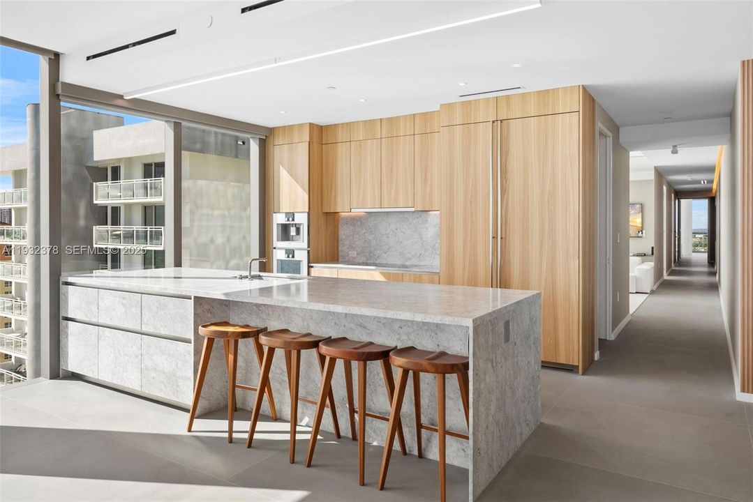 На продажу: $3,500,000 (3 спален, 3 ванн, 2913 Квадратных фут)