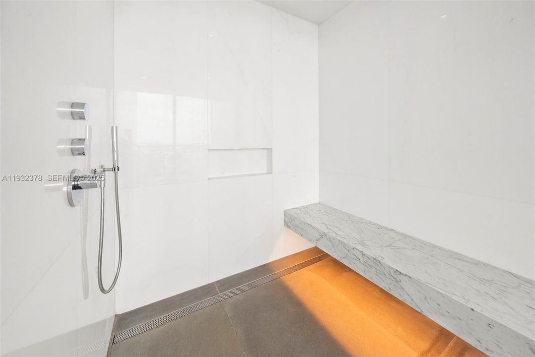 На продажу: $3,500,000 (3 спален, 3 ванн, 2913 Квадратных фут)