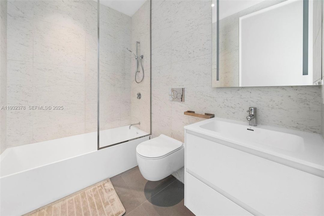 На продажу: $3,500,000 (3 спален, 3 ванн, 2913 Квадратных фут)