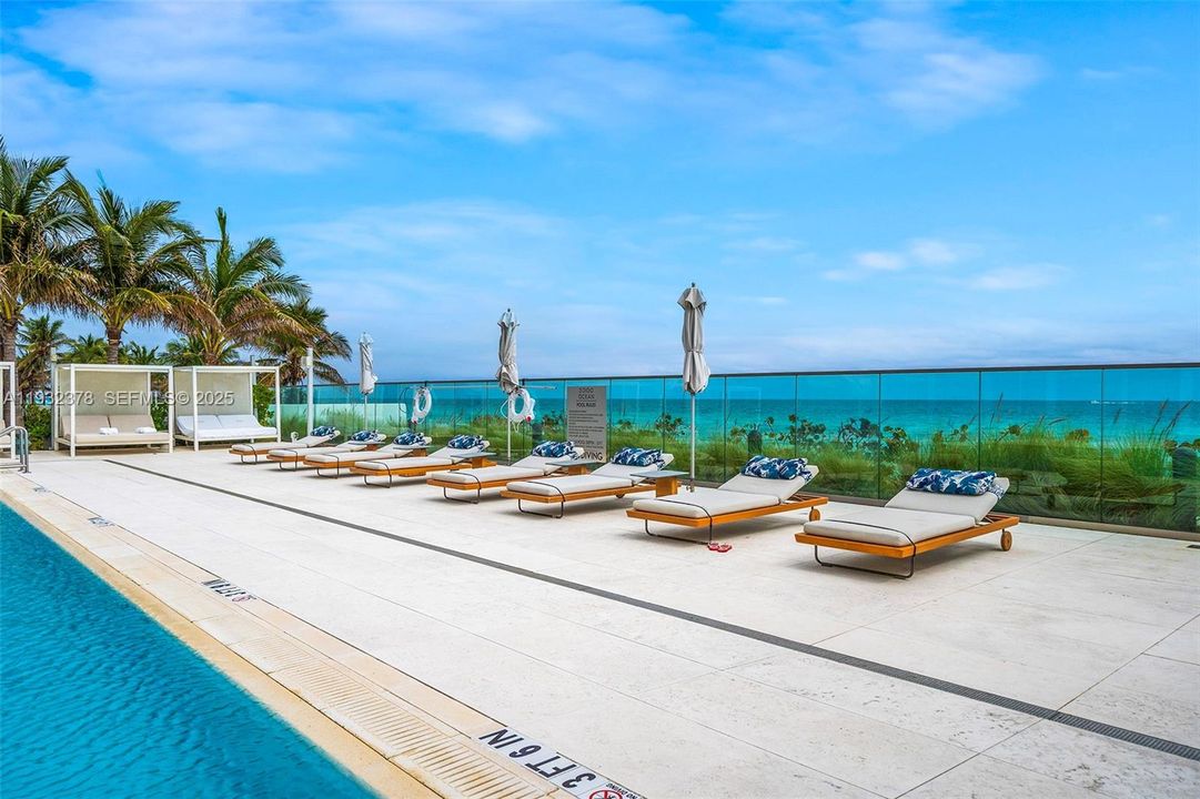 На продажу: $3,500,000 (3 спален, 3 ванн, 2913 Квадратных фут)