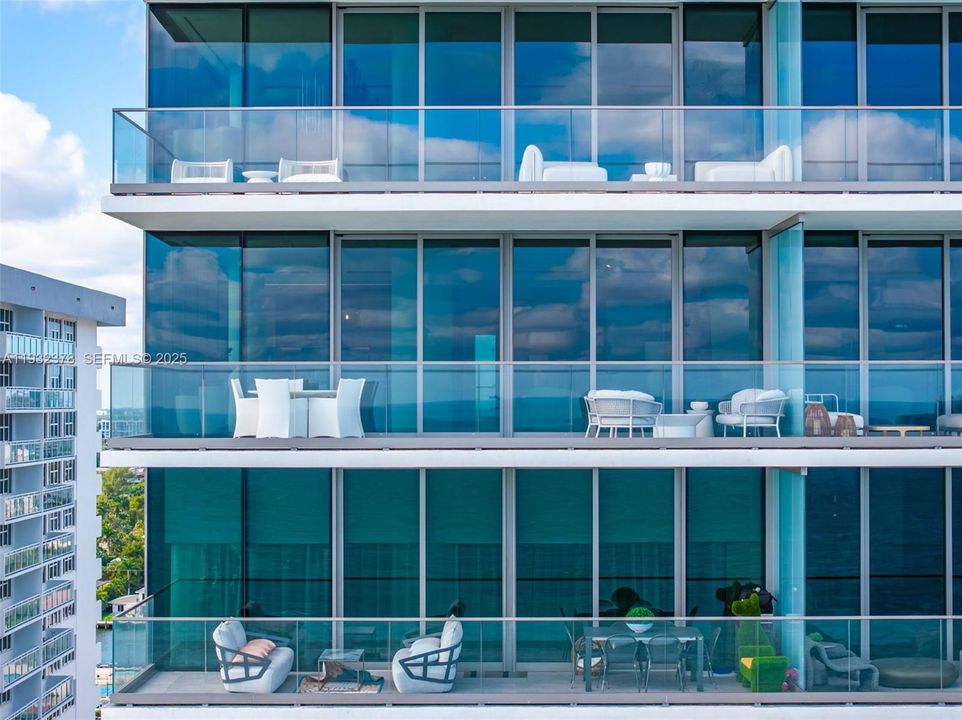 На продажу: $3,500,000 (3 спален, 3 ванн, 2913 Квадратных фут)