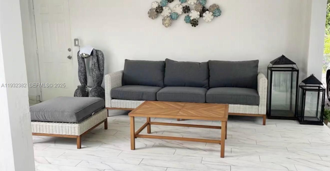 Active With Contract: $650,000 (4 beds, 2 baths, 1383 Square Feet)