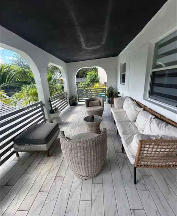 Active With Contract: $650,000 (4 beds, 2 baths, 1383 Square Feet)