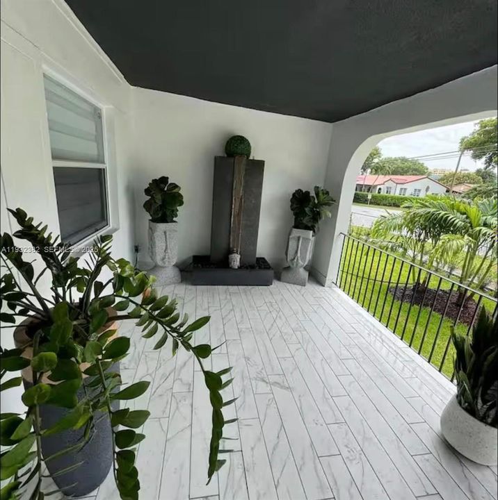 Active With Contract: $650,000 (4 beds, 2 baths, 1383 Square Feet)