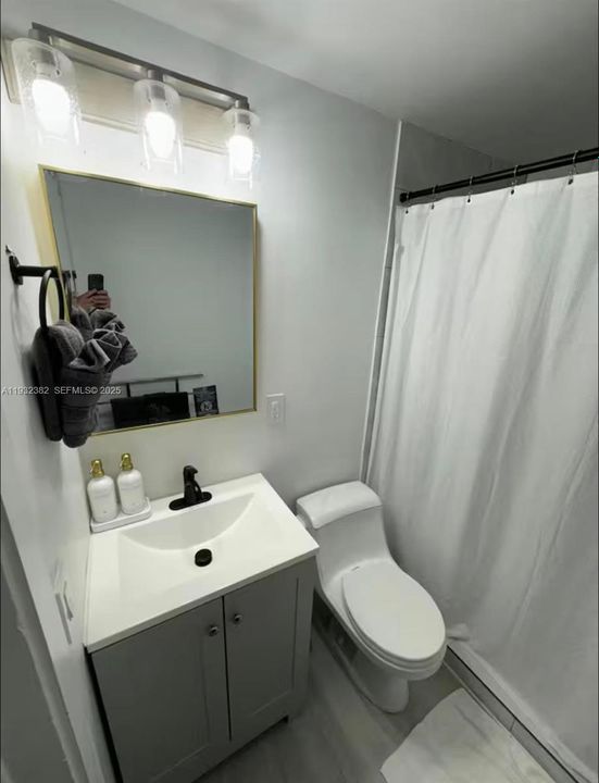 Active With Contract: $650,000 (4 beds, 2 baths, 1383 Square Feet)