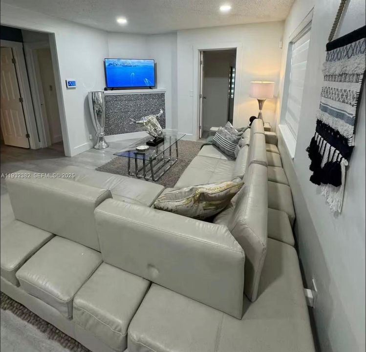 Active With Contract: $650,000 (4 beds, 2 baths, 1383 Square Feet)