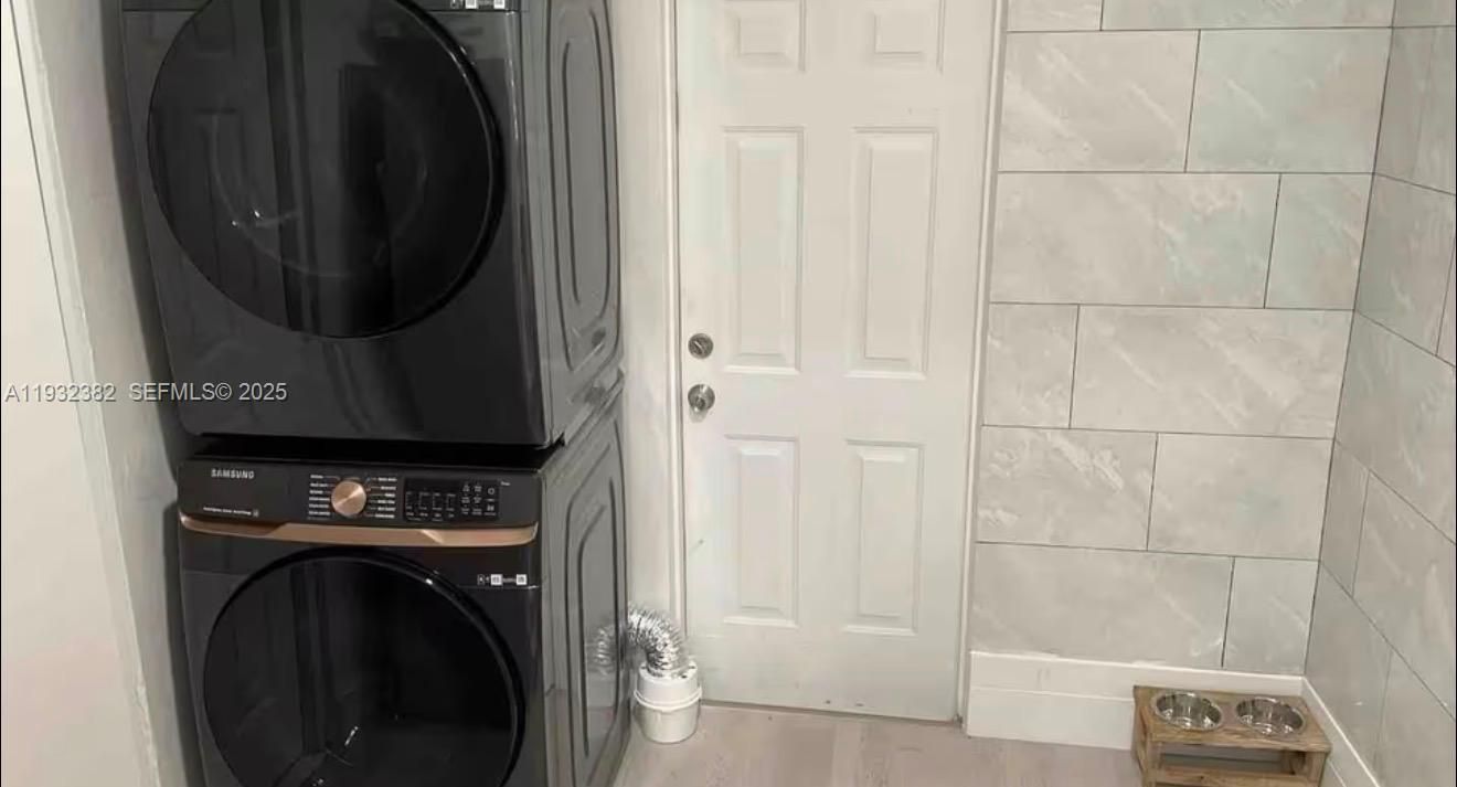 Active With Contract: $650,000 (4 beds, 2 baths, 1383 Square Feet)