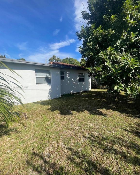 Active With Contract: $650,000 (4 beds, 2 baths, 1383 Square Feet)