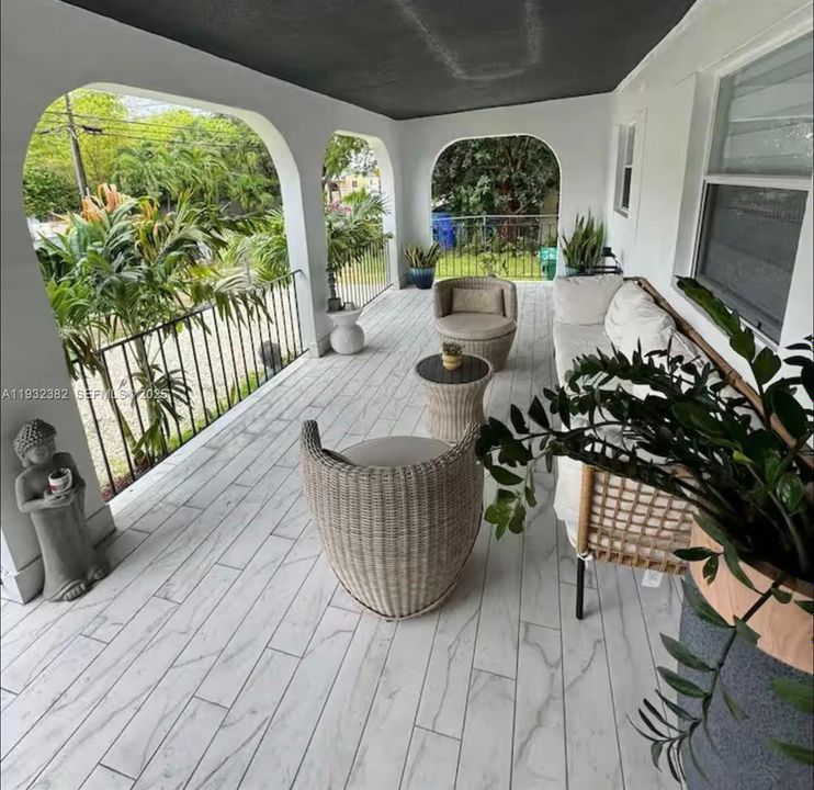 Active With Contract: $650,000 (4 beds, 2 baths, 1383 Square Feet)