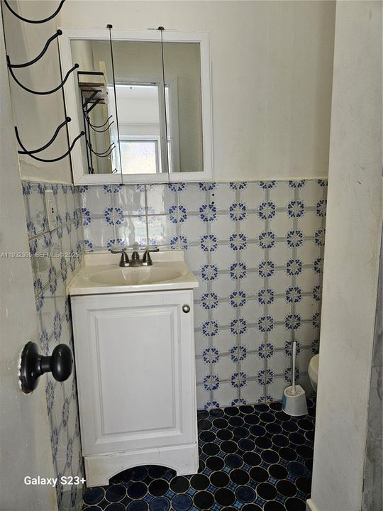 出租: $1,450 (0 贝兹, 1 浴室, 2839 平方英尺)