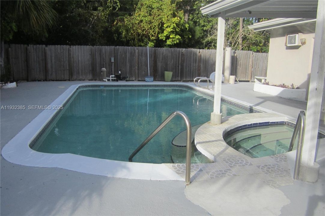 出租: $1,450 (0 贝兹, 1 浴室, 2839 平方英尺)