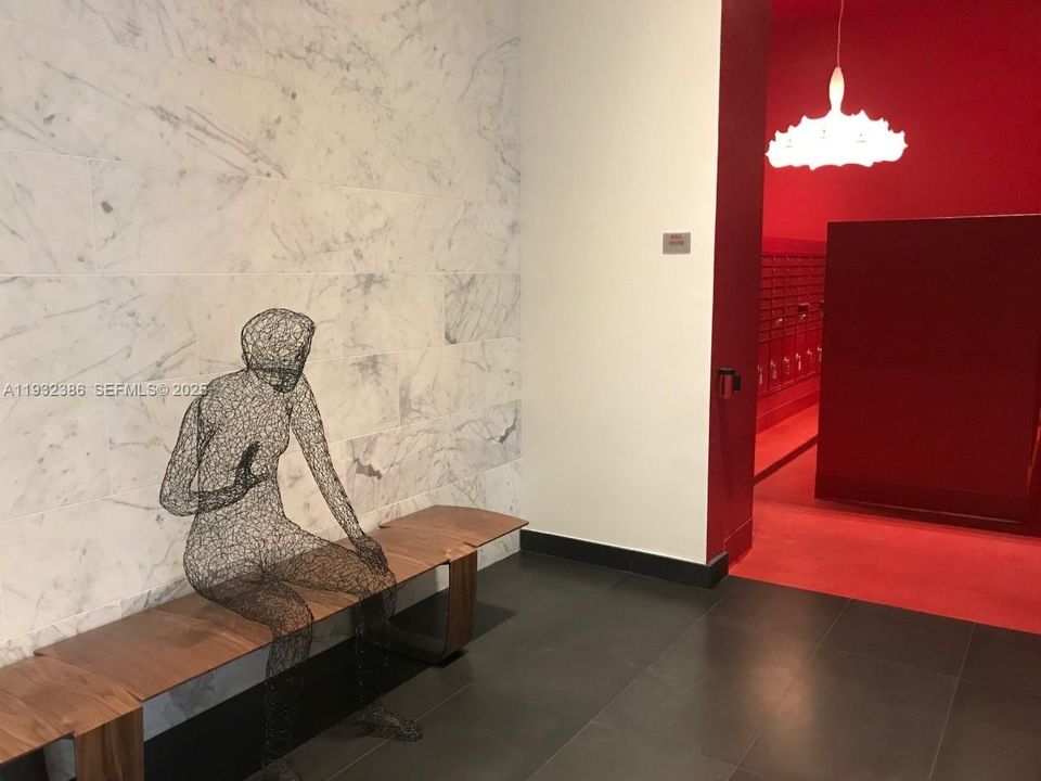 For Rent: $3,500 (2 beds, 2 baths, 878 Square Feet)