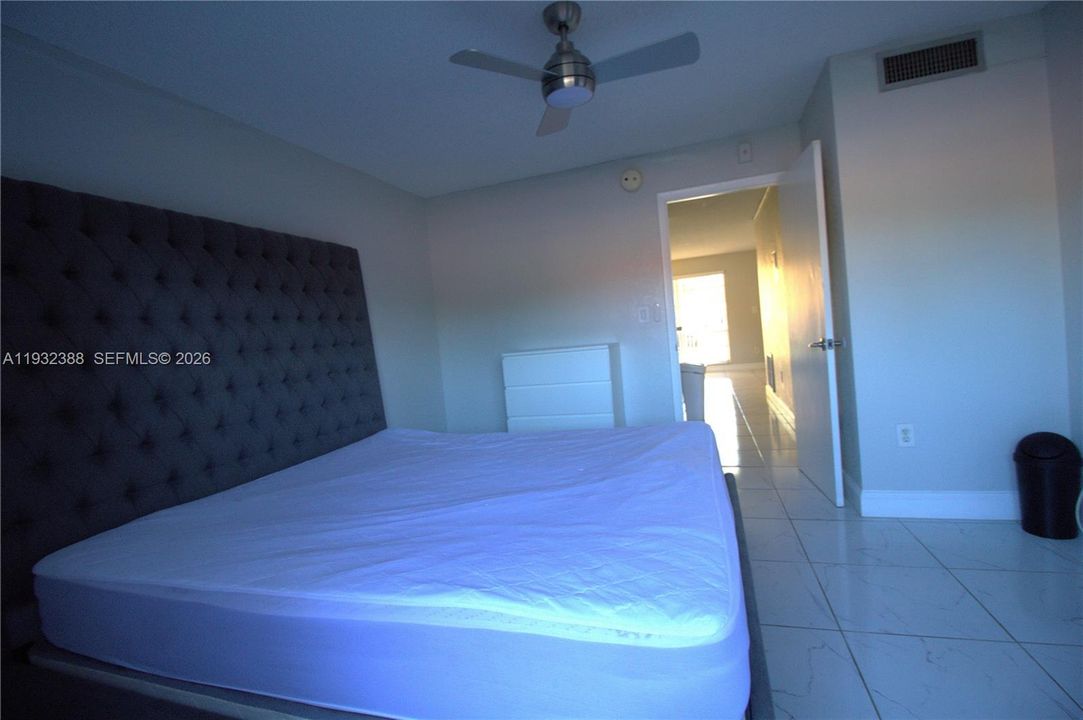 出租: $1,950 (1 贝兹, 1 浴室, 544 平方英尺)