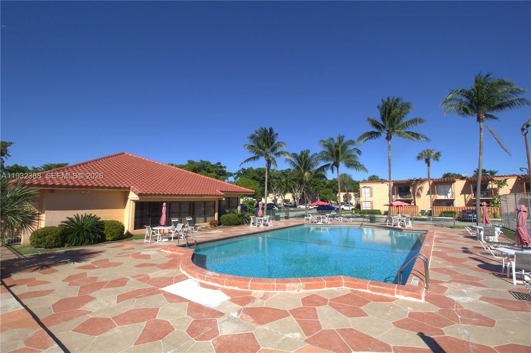 出租: $1,950 (1 贝兹, 1 浴室, 544 平方英尺)