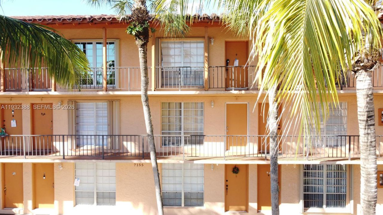 出租: $1,950 (1 贝兹, 1 浴室, 544 平方英尺)