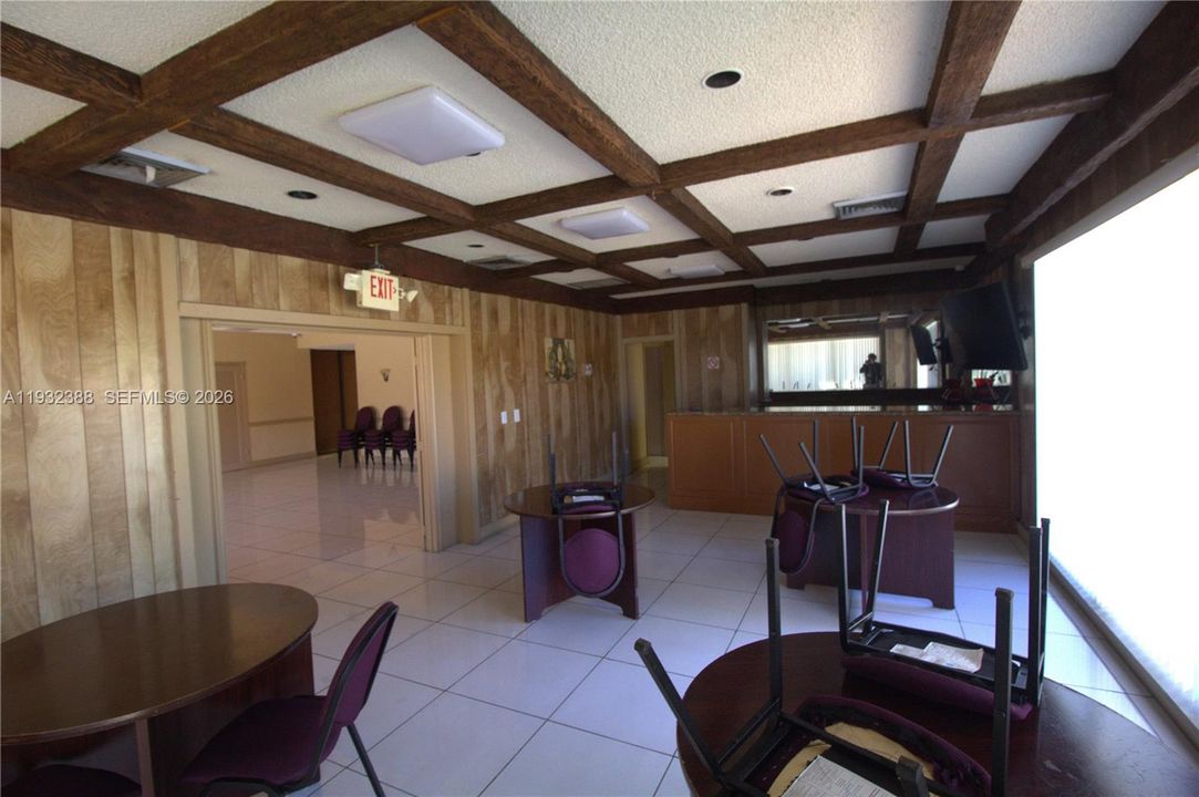 出租: $1,950 (1 贝兹, 1 浴室, 544 平方英尺)